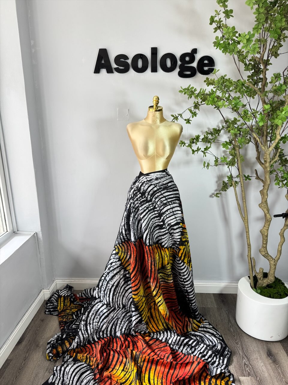 Multi-color Line Brocade